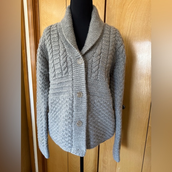 J. Crew Women’s Chunky Cabled Gray 100% Wool Button-Up Cardigan. - Picture 2 of 13